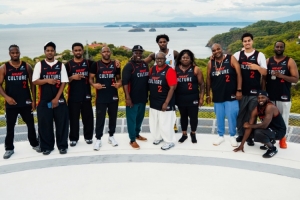 一家都穿2号！戴维恩&middot;米切尔：又长大一岁 是家人帮助我走到今天