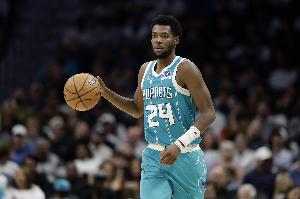 你就是领袖!布兰登·米勒半场16分钟 15中7&三分6中3轰下18分